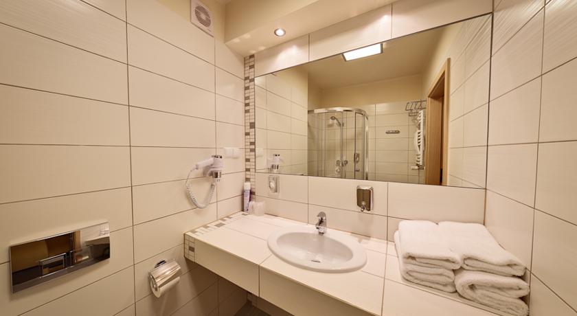 ŚWIĘCICE hotel okolice Warszawy noclegi konferencje wypoczynek w Polsce