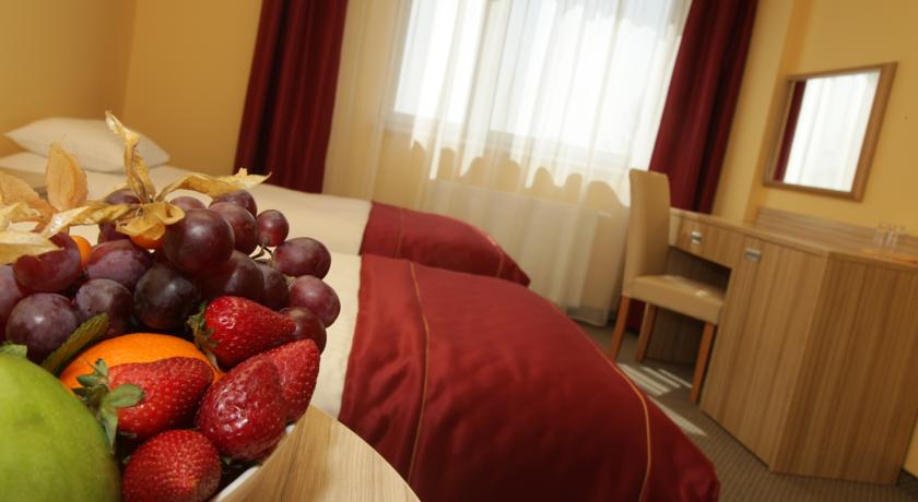 ŚWIĘCICE hotel okolice Warszawy noclegi konferencje wypoczynek w Polsce
