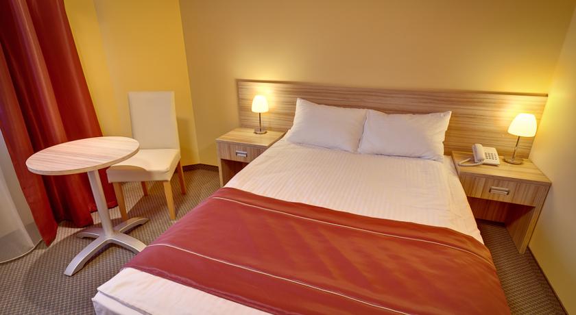 ŚWIĘCICE hotel okolice Warszawy noclegi konferencje wypoczynek w Polsce
