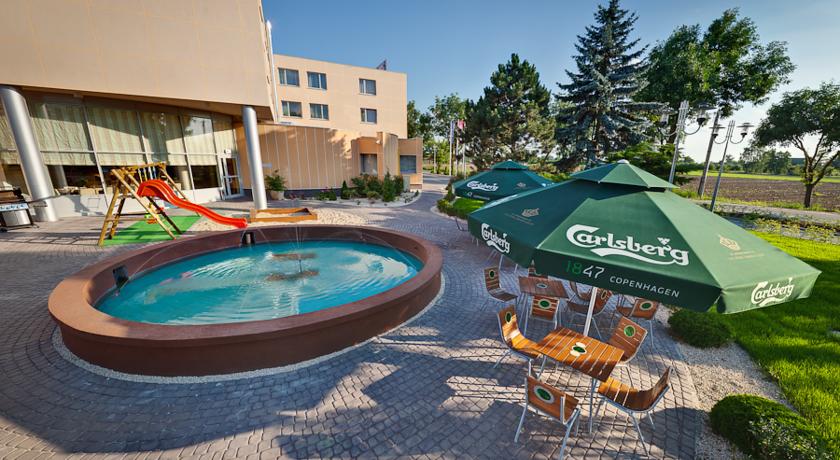 ŚWIĘCICE hotel okolice Warszawy noclegi konferencje wypoczynek w Polsce